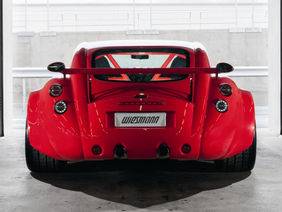  Wiesmann GT MF4-CS 2013 года  (фото 8 из 14)